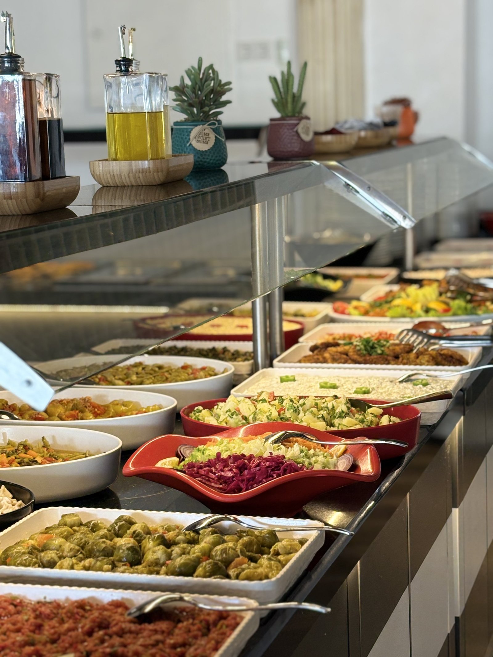 Parıl Hotel açık büfe yemek standı