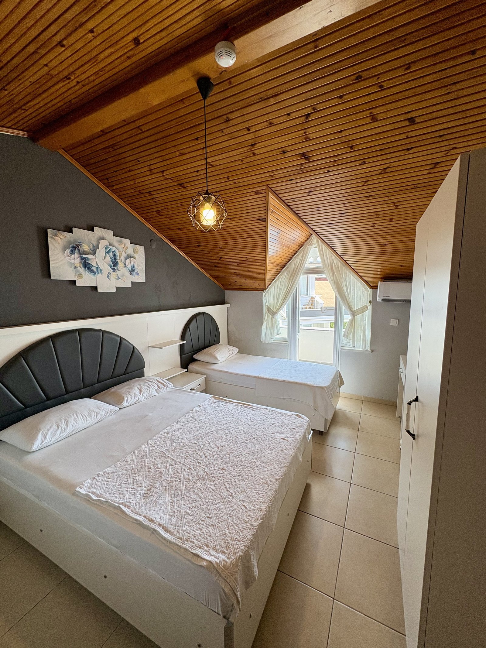 Parıl Hotel Çatı Katı Oda